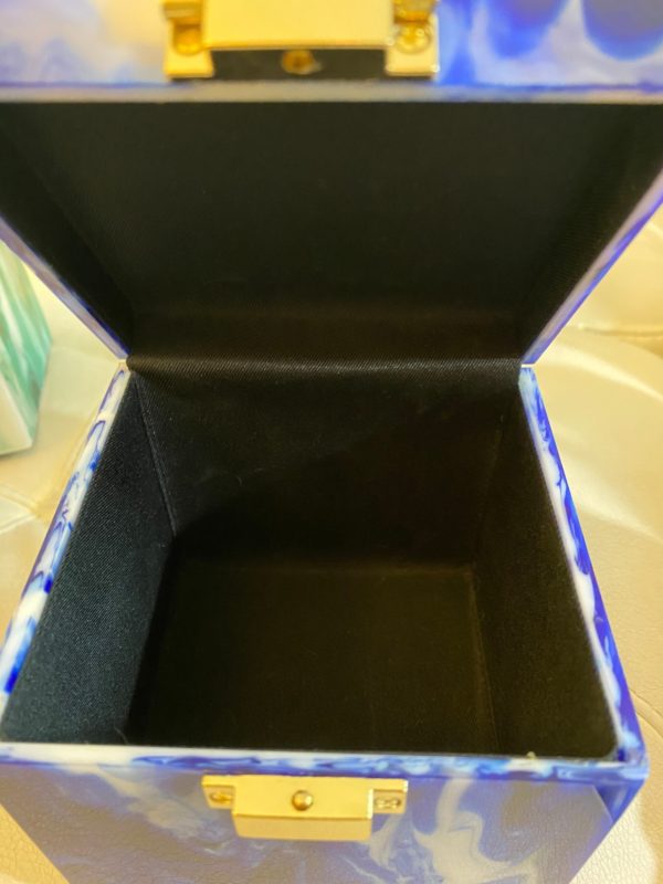 Acrylic Squared Bag - Image 4
